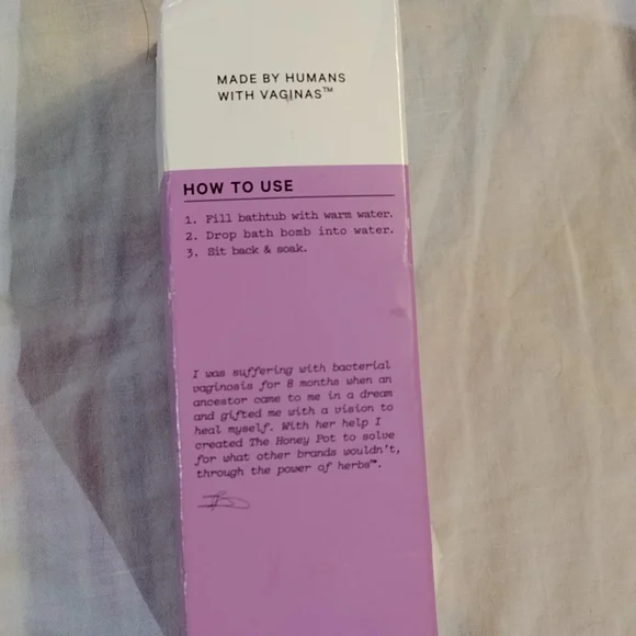 Calming Lavender Bath Bomb - Purple and White - Picture 6 of 6